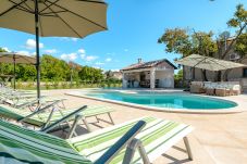 Villa in Radetici - Villa Marijanin vrt with pool in Tinjan, istria