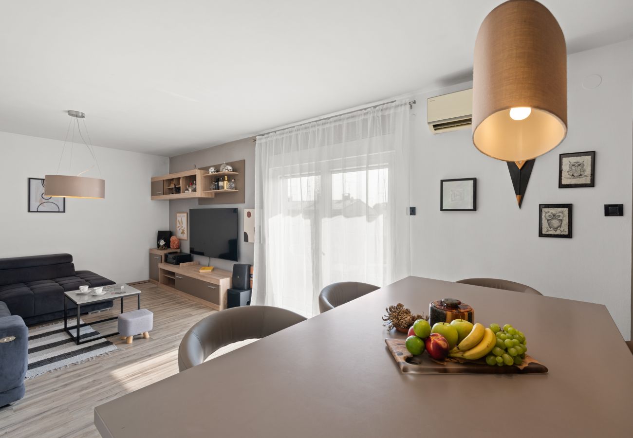 Ferienwohnung in Porec - Apartment Noelle by the Sea in Poreč, Istria