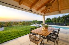 Villa in Porec - Luxury Villa Sofia with Pool and Garage In Poreč,