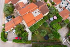 Ferienwohnung in Porec - Apartment Pergola with garden in Porec