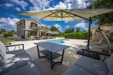 Villa a Radetici - Villa Marijanin vrt with pool in Tinjan, istria
