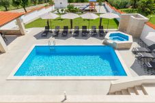 Villa a Buici - Villa Anela with pool in Porec