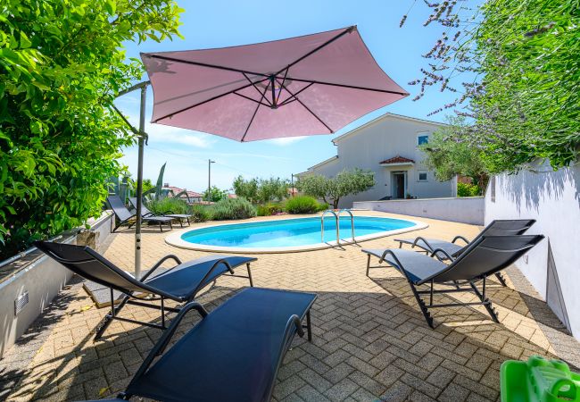 Villa a Rojci - Villa Elisa with Pool and Sea view in Istria