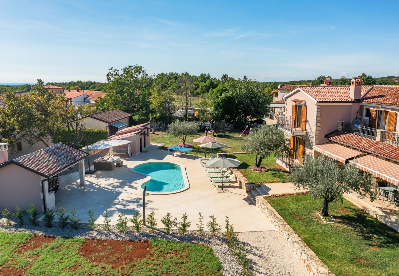 Villa in Radetici - Villa Marijanin vrt with pool in Tinjan, istria