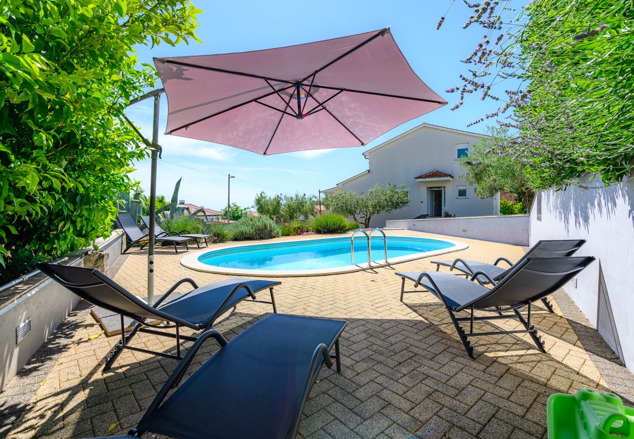 Villa in Rojci - Villa Elisa with Pool and Sea view in Istria