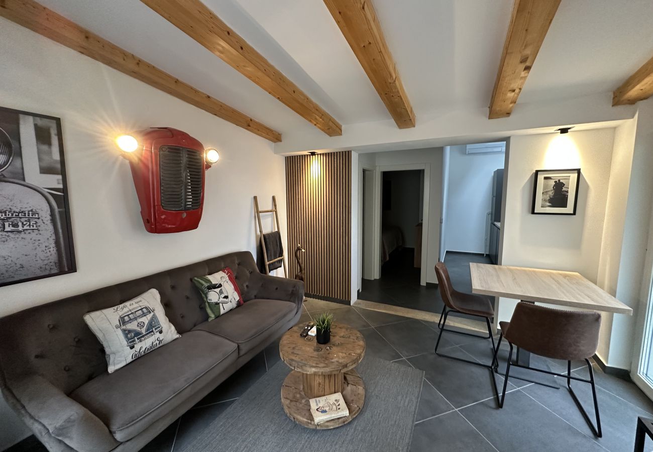 Apartment in Porec - Apartment Urban Black